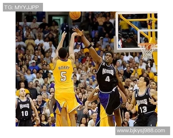 湖人队与国王队激战正酣谁能在这场对决中笑到最后